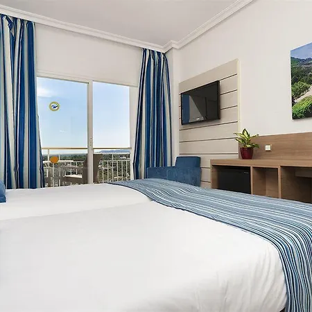 Globales America Hotel 4*