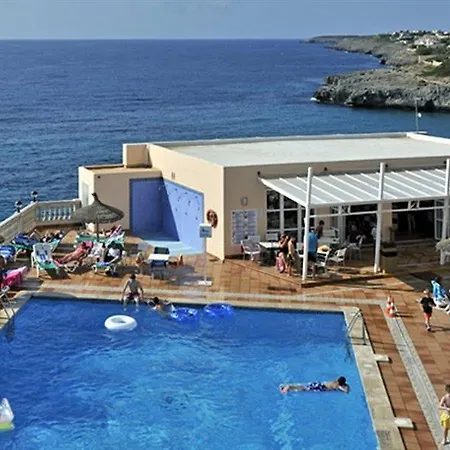Globales America Hotel 4*