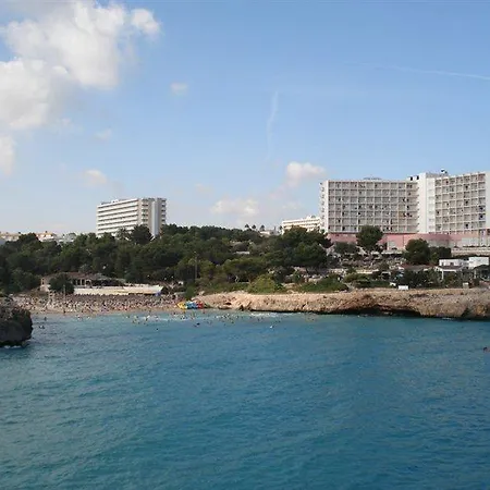 Globales America Hotel 4*