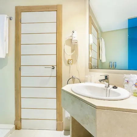 Globales America Hotel Calas de Mallorca